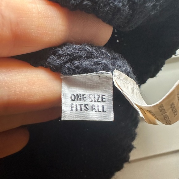 Planet By Lauren G Knit Sweater One Size Black EUC Made in Peru - Picture 8 of 9